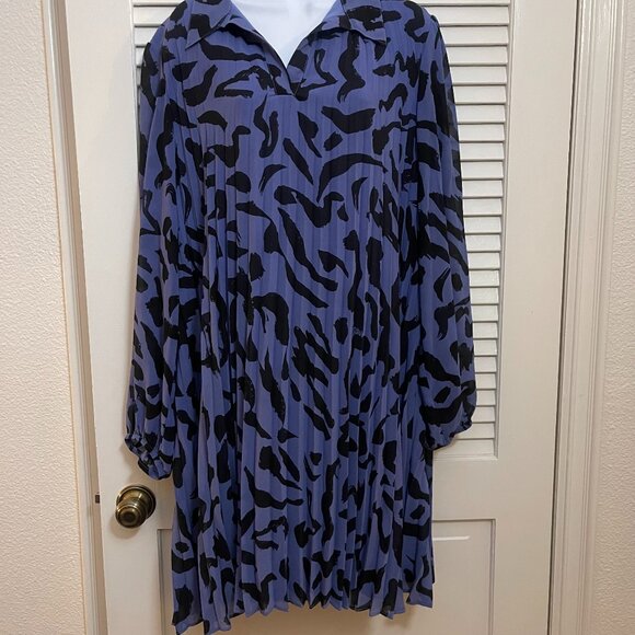 Nine West Dresses & Skirts - Nine West Abstract Pleated Blue Dress XL NWOT